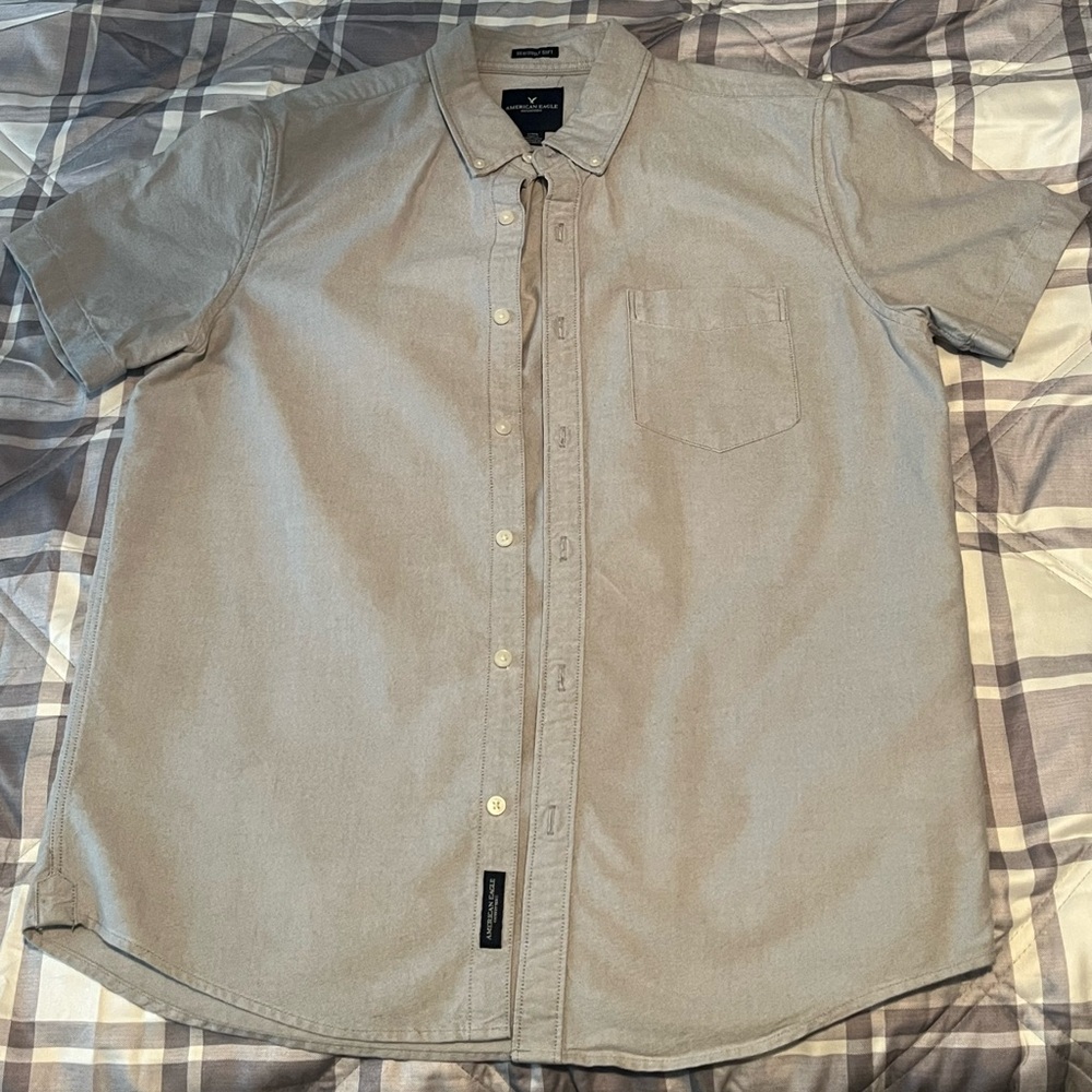 Men's Gray Button Down Short Sleeve Shirt